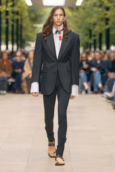 Look 49